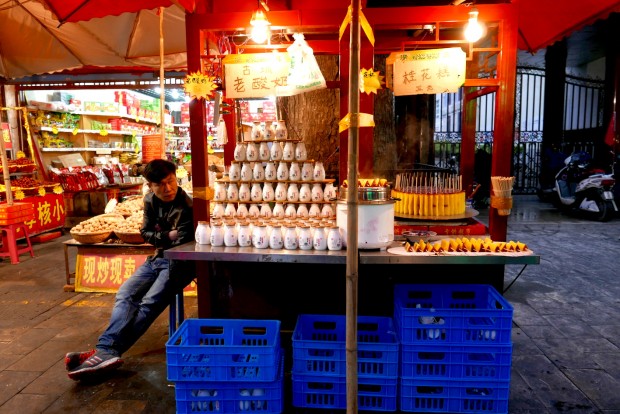 Venda no bairro muçulmano, em Xi'an 